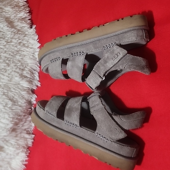 UGG Gray Goldenstar Strap sandals - Picture 5 of 9